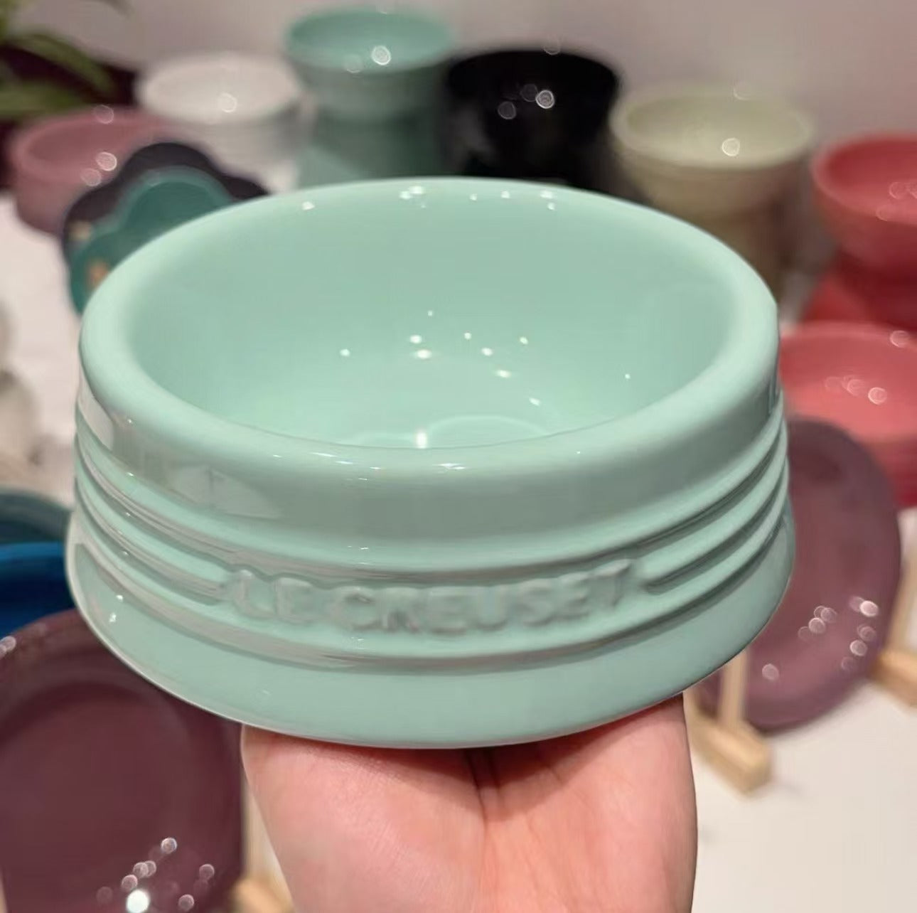 Le Creuset S Size Stoneware Pet Bowl – Compact Luxury Dog Bowl (Small Breeds)